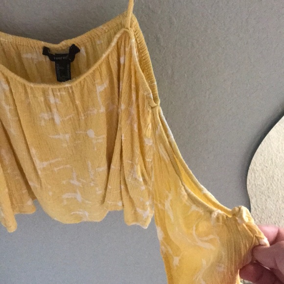 Adorable summer top - Picture 3 of 5